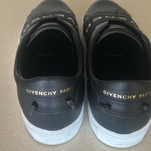 GIVENCHY PARIS URBAN STREET SNEAKERS WHITE/BLACK - Picture 4 of 15